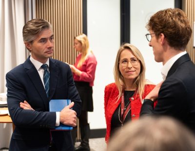 091223585-619d9556-9904-43ee-bb67-654479e552a6